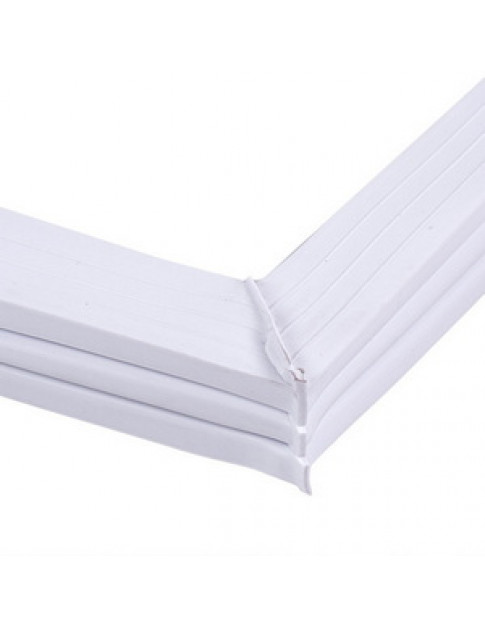 Уплотнитель 654x571мм морозильной камеры Indesit C00854010